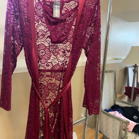 Fuchsia two piece robe set - Picture 4 of 12